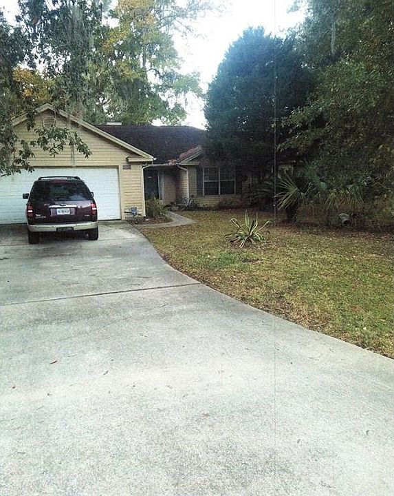 1st image of 102 N End Dr