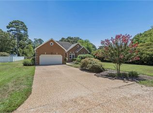 7534 Tyndall Dr, Gloucester Point, VA 23062