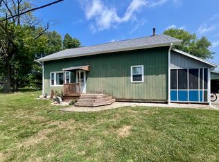 206 E High St, White Heath, IL 61884