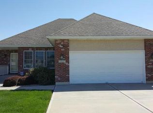 1027 SW Hoke Dr, Lees Summit, MO 64081