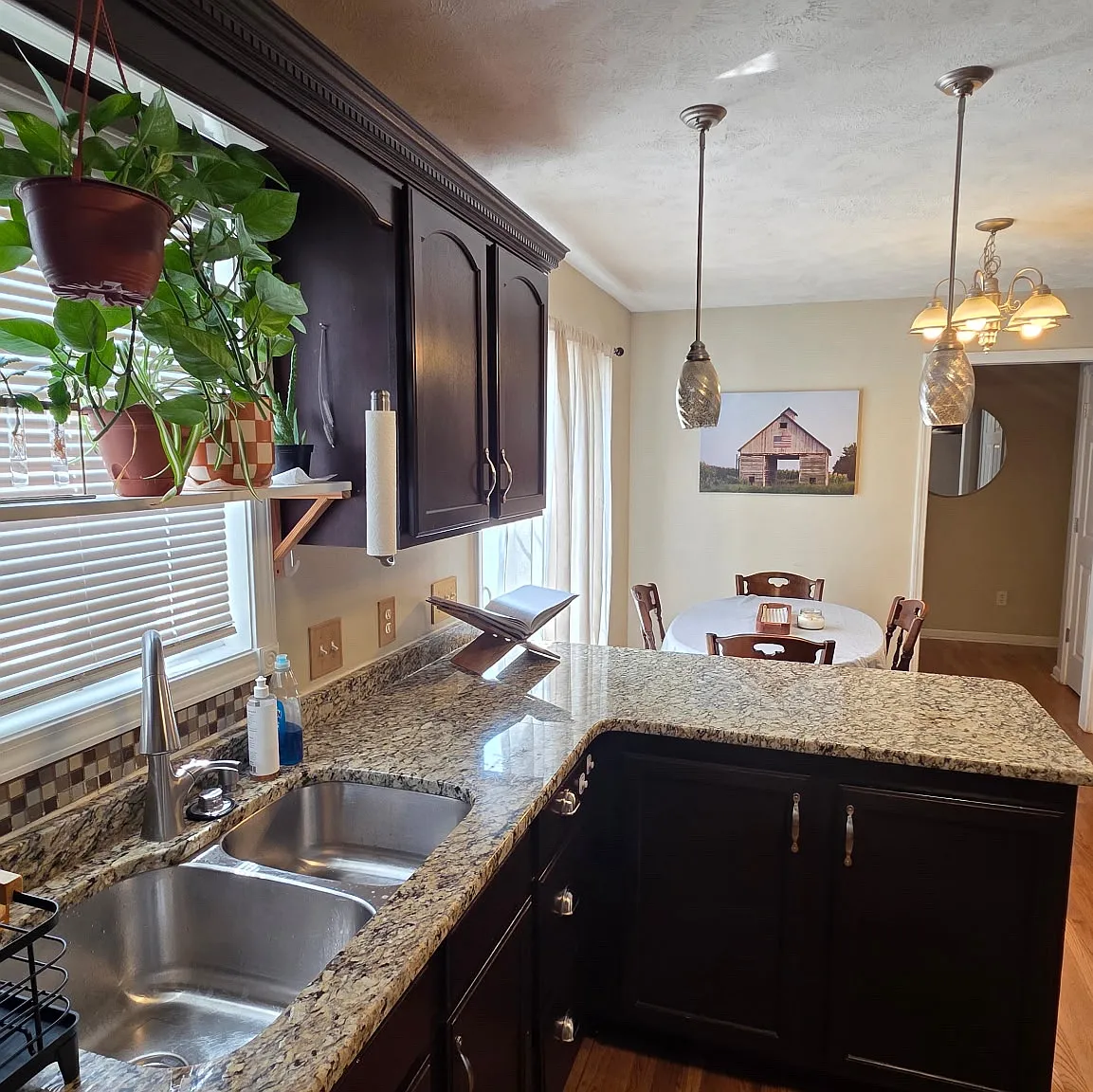 1329 Copperfield Dr — Photo 3