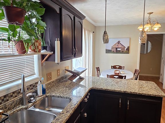 3rd image of 1329 Copperfield Dr