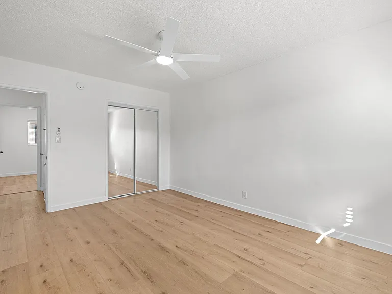 7414 Hollywood Blvd — Photo 22