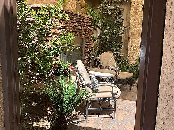 4th image of 10026 Portula Valley St