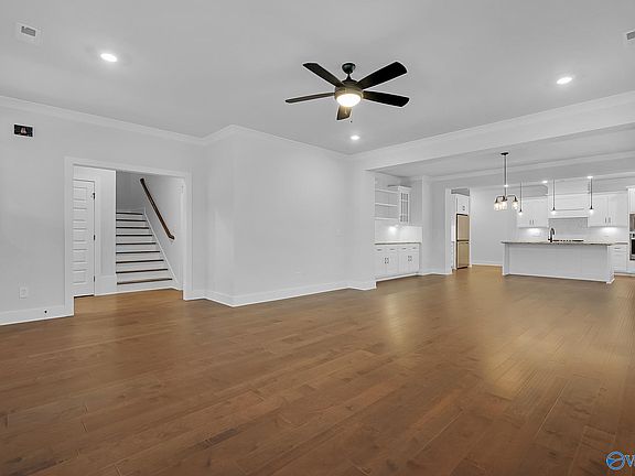 4th image of 1618 Nordic St