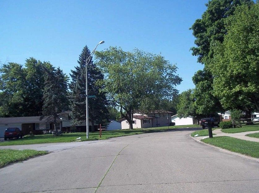 2nd image of 9162 Granville Ct
