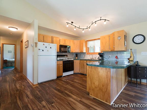 4th image of 3255 Bennington Dr NE