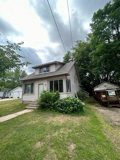 1st image of 212 Oak Street