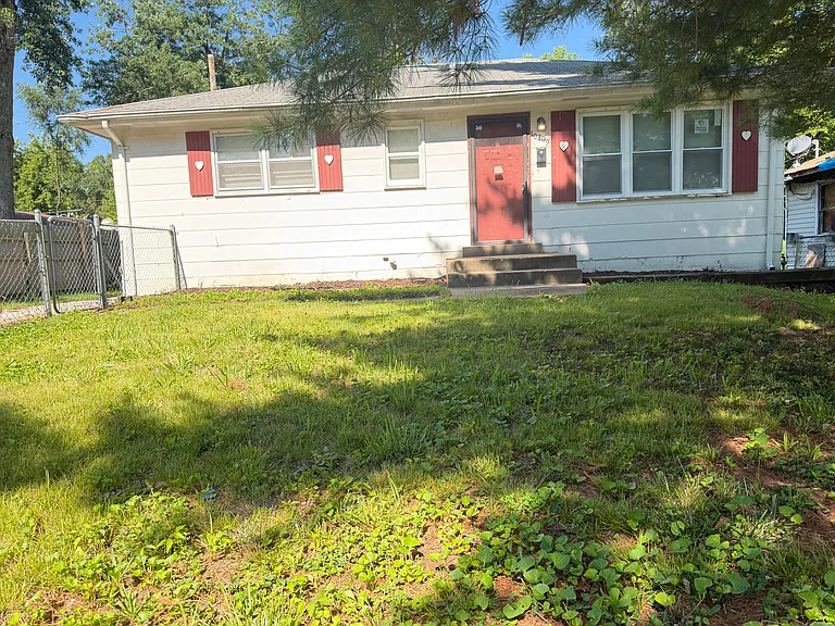 10209 Duke Dr — Photo 1