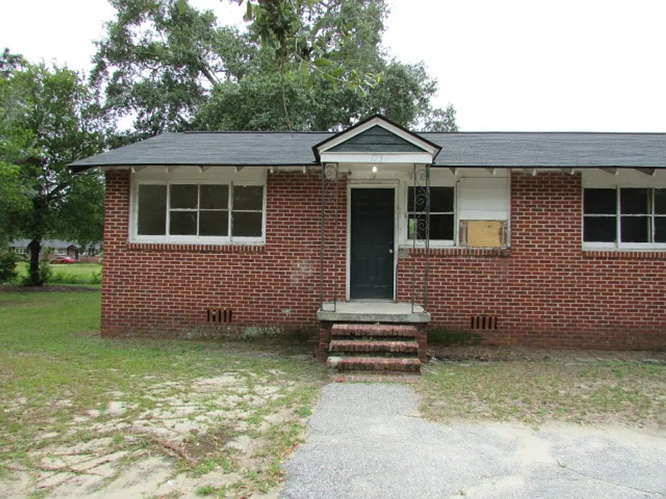 123 Dixie Dr