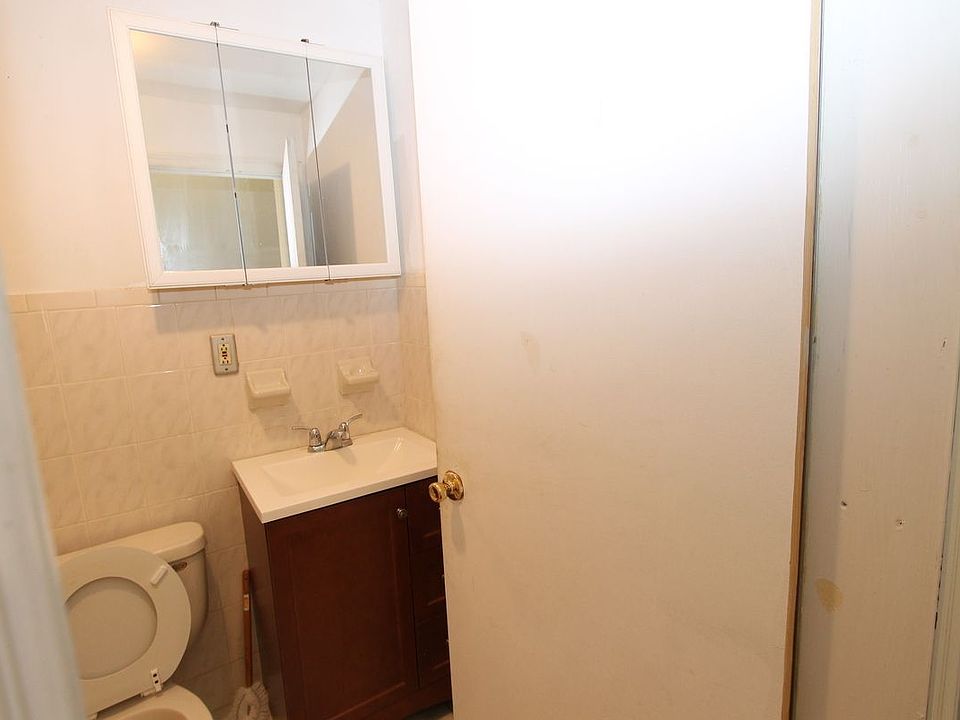 1st image of 1168 Dean St APT 3