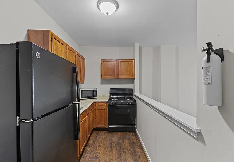 209 N Patterson Park Ave — Photo 5