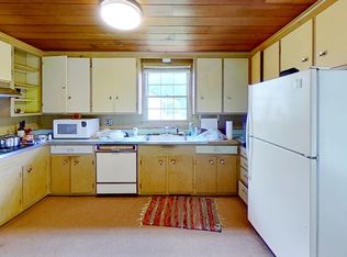 21 Ridgecrest Rd, Amherst, MA 01002