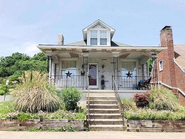 1st image of 537 W 5th St
