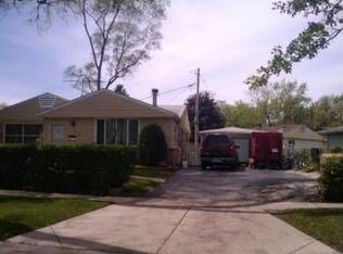 242 E Dennis Rd, Wheeling, IL 60090