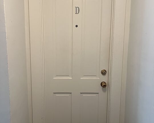 3rd image of 252 Hampton Dr Unit D