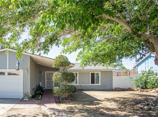 16275 Green Hill Dr, Victorville, CA 92394