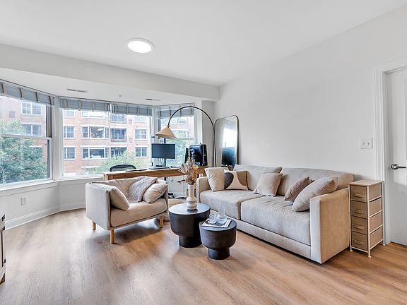 4th image of 20 Avenue At Port Imperial APT 204