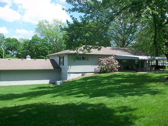 4th image of 213 Town And Country Ln