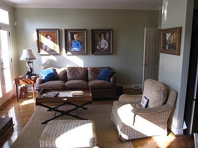 4th image of 1134 Providence Ln