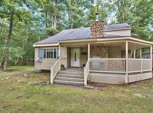 240 Falling Waters Blvd, Lackawaxen, PA 18435