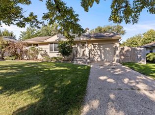 815 Woodland Dr, Rockford, IL 61108