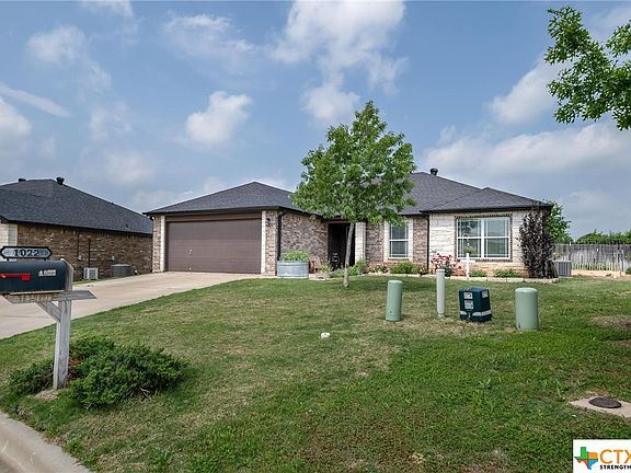 3rd image of 1022 Hamilton Ln
