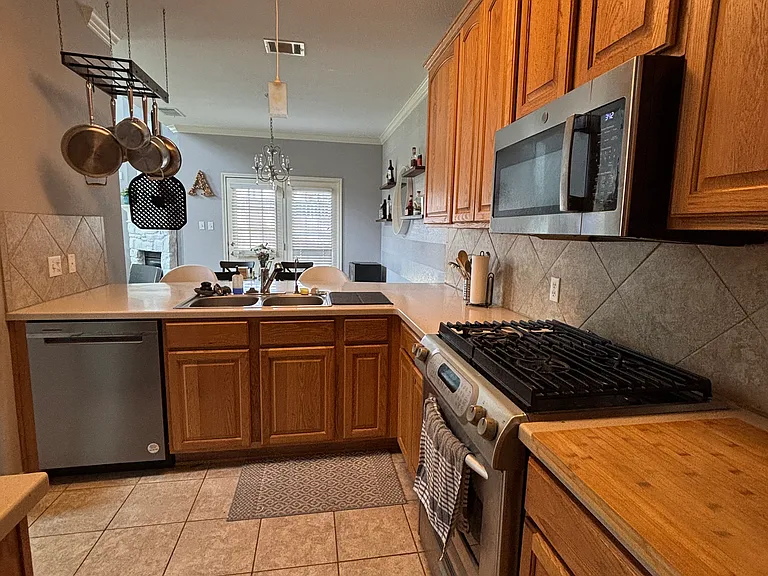 1101 E Parmer Ln #214 — Photo 5