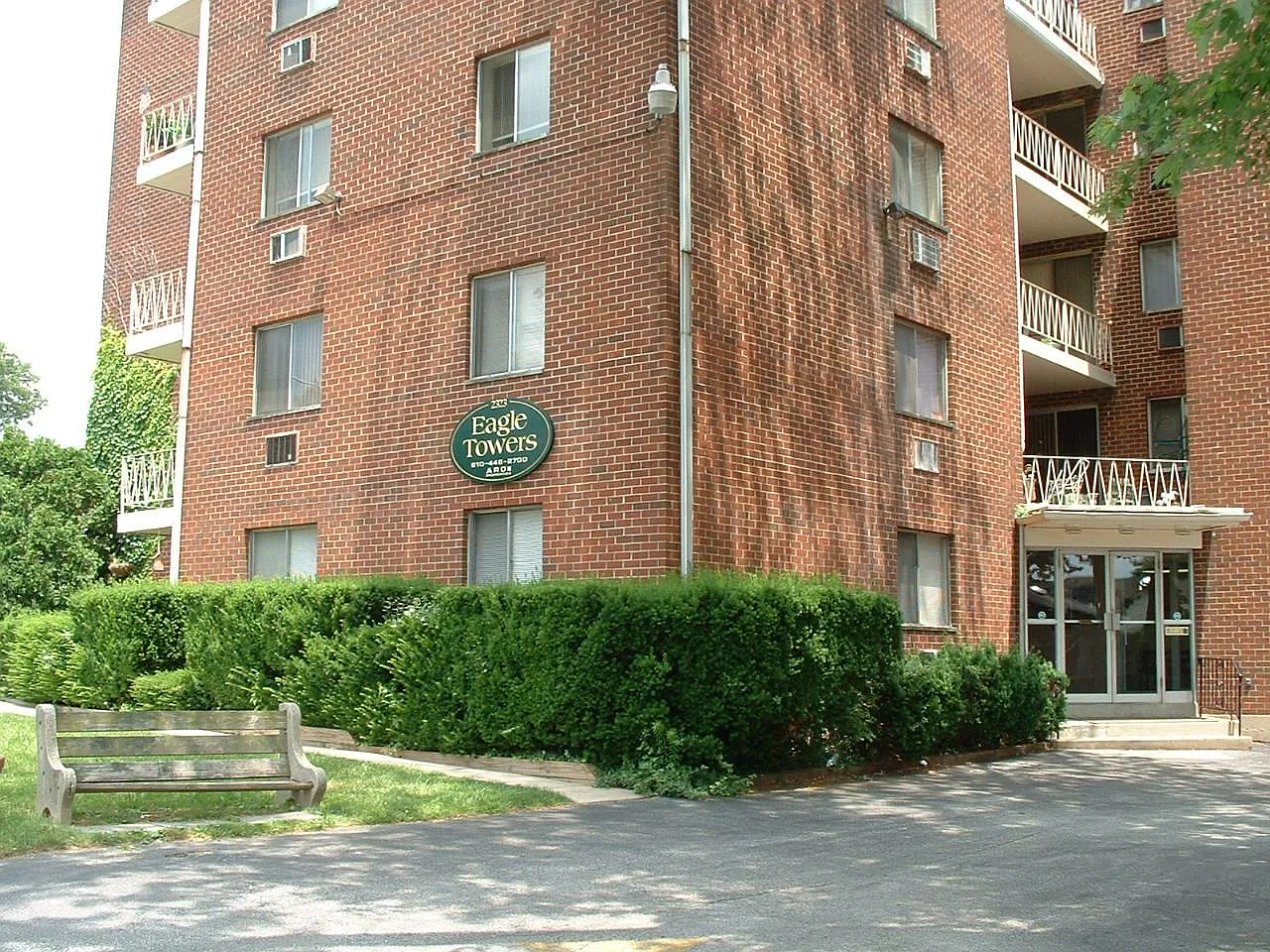 Eagle Towers — Photo 1
