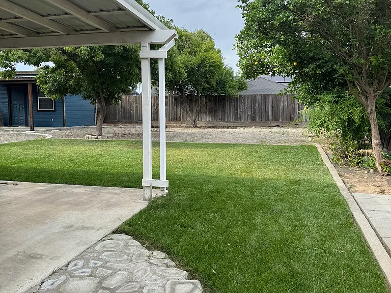 16920 Yvonne Dr — Photo 33