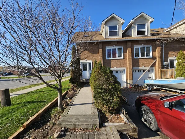 12 Erie St, Pt Colborne, ON L3K 4L7