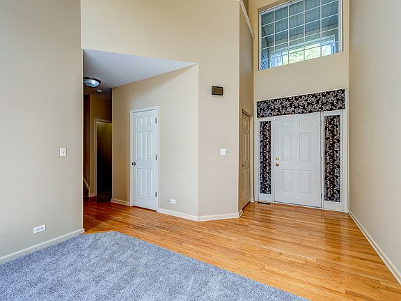 2nd image of 11 Haverton Ct #11