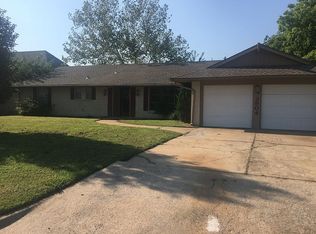 2904 Kent Dr, Village, OK 73120