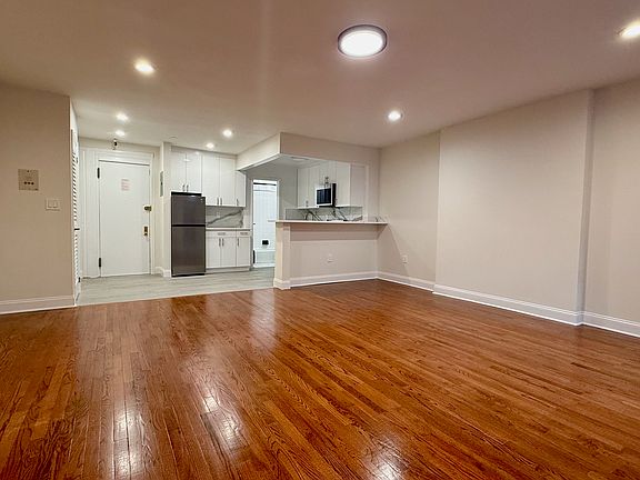 3rd image of 339 W 88th St APT 1
