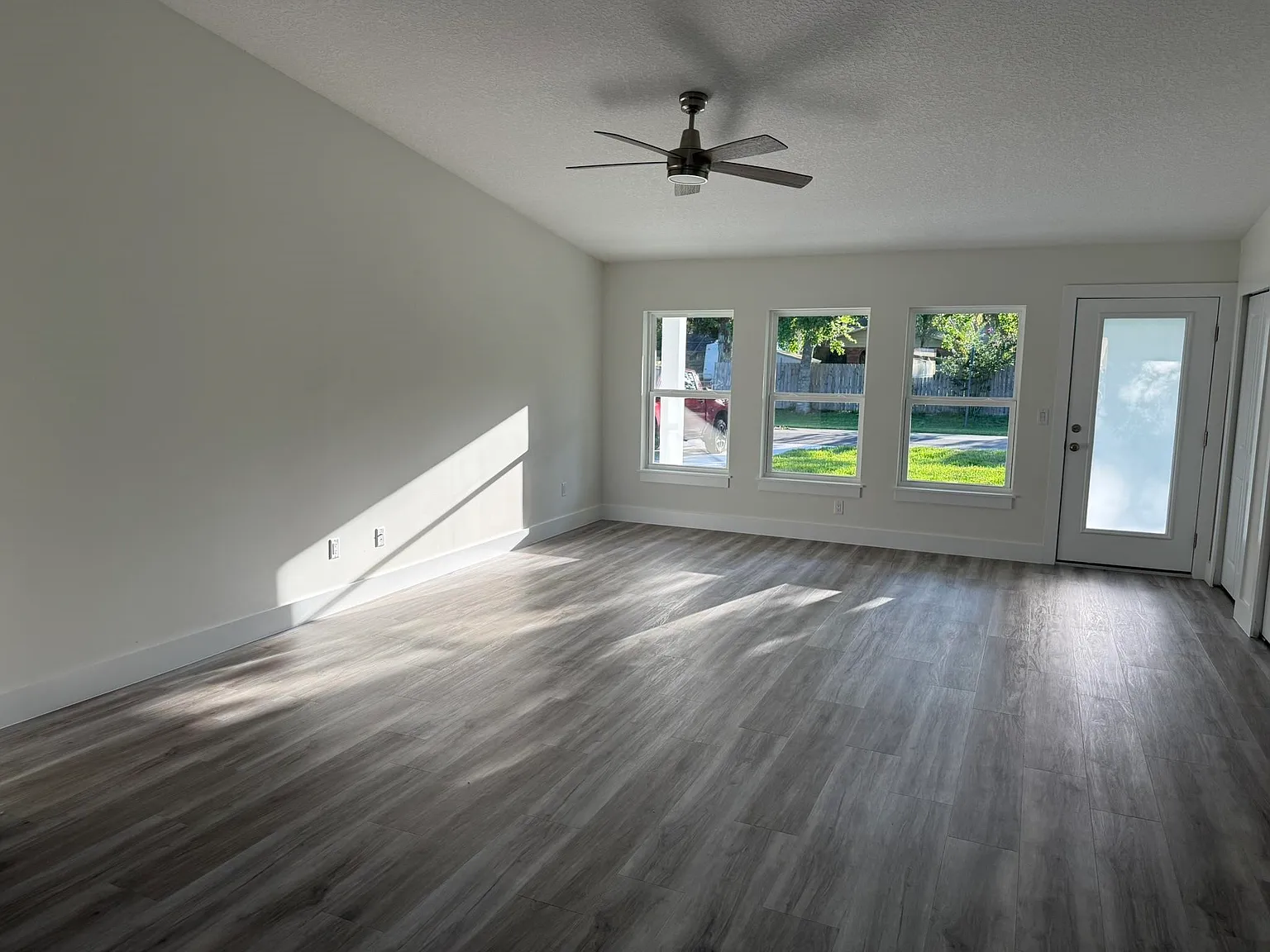 4 bed, 1778 sqft, $2,799 — Photo 3