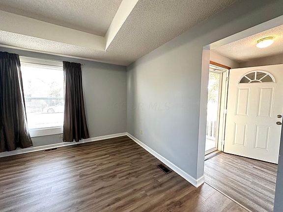 5th image of 406 Wehrle Ave