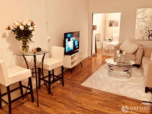 Rented by Oxford Property Group | media 11