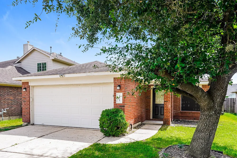 3 bed, 2.0 bath, 1243 sqft, $1,630 — Photo 3