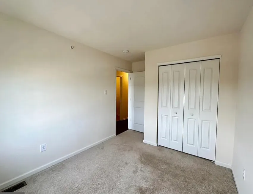 3 bed, 3.5 bath, 1980 sqft, $3,000 — Photo 4