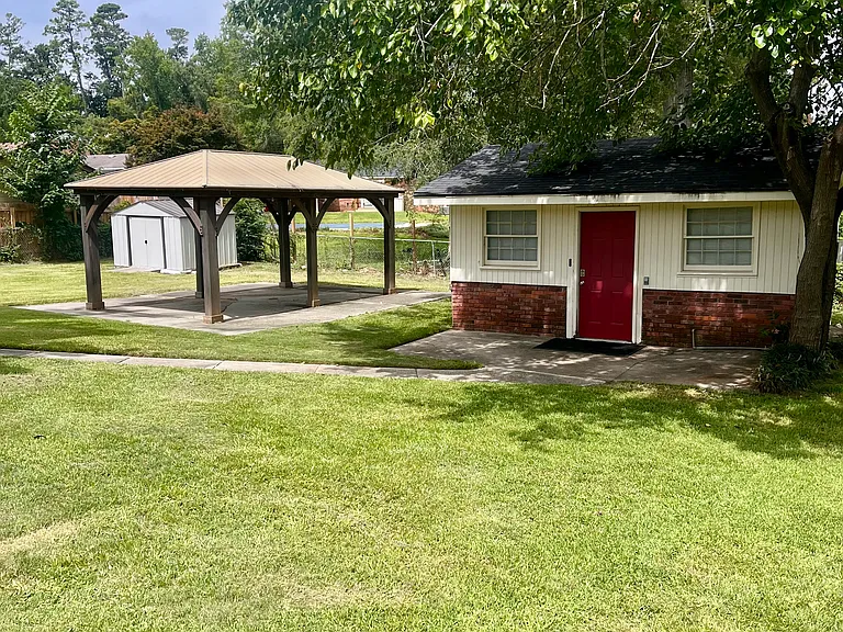 1121 Glenwood Dr — Photo 14