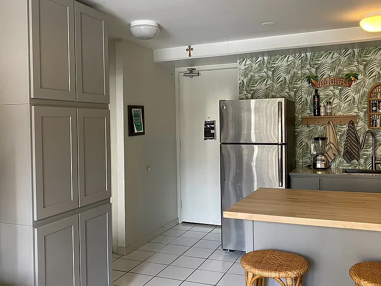 445 Kaiolu St #408 — Photo 3