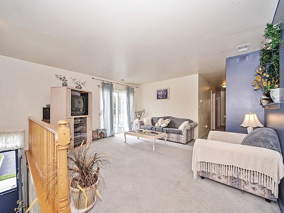 4th image of 216 Dove Cote Ct #216