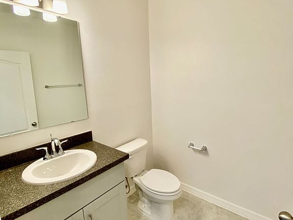 2nd image of 999 Cumberland Dr