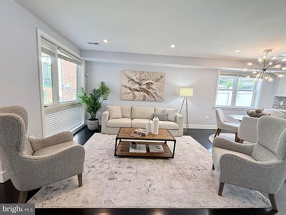 5th image of 5149 8th St NE