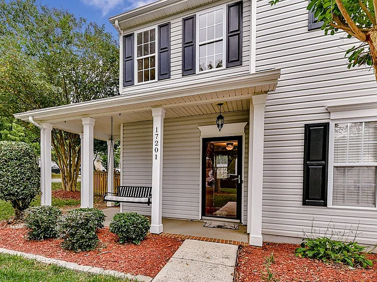 17201 Commons Crossing Dr — Photo 24