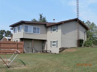 1111 Lilac Rd, Hillsdale, MI 49242