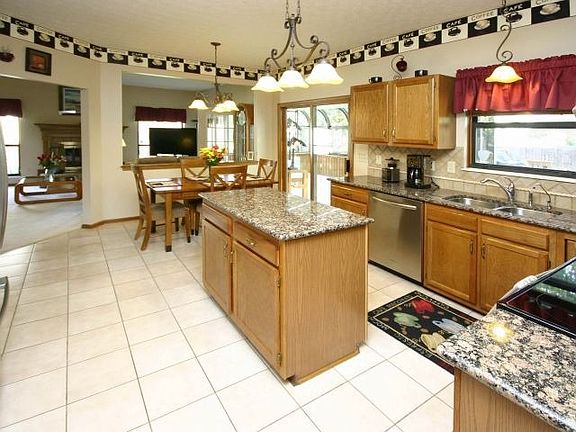 5th image of 278 Adamson Dr
