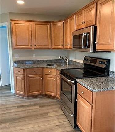 2nd image of 1441 Dewey Ave