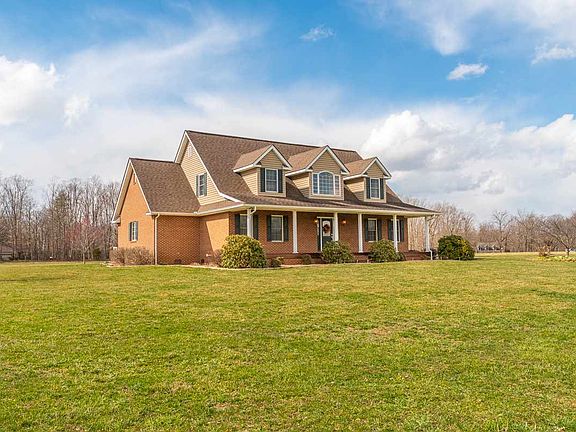 4th image of 58 Deerwood Ln