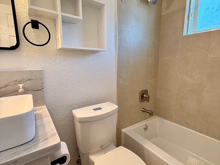 1265 Bouret Dr #4 — Photo 28